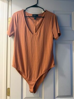 Forever 21 V‑Neck Ribbed Bodysuit in Rust